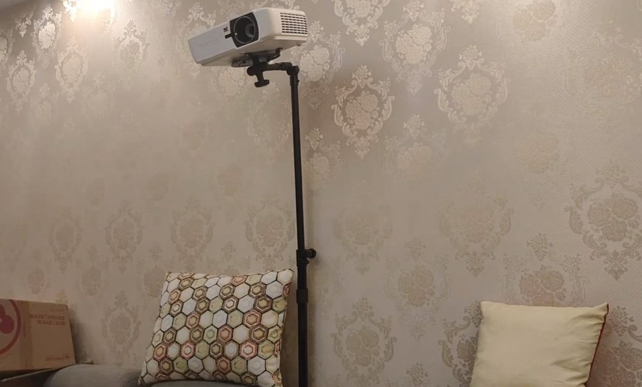 How to mount a Projector without Drilling? 5 common methods