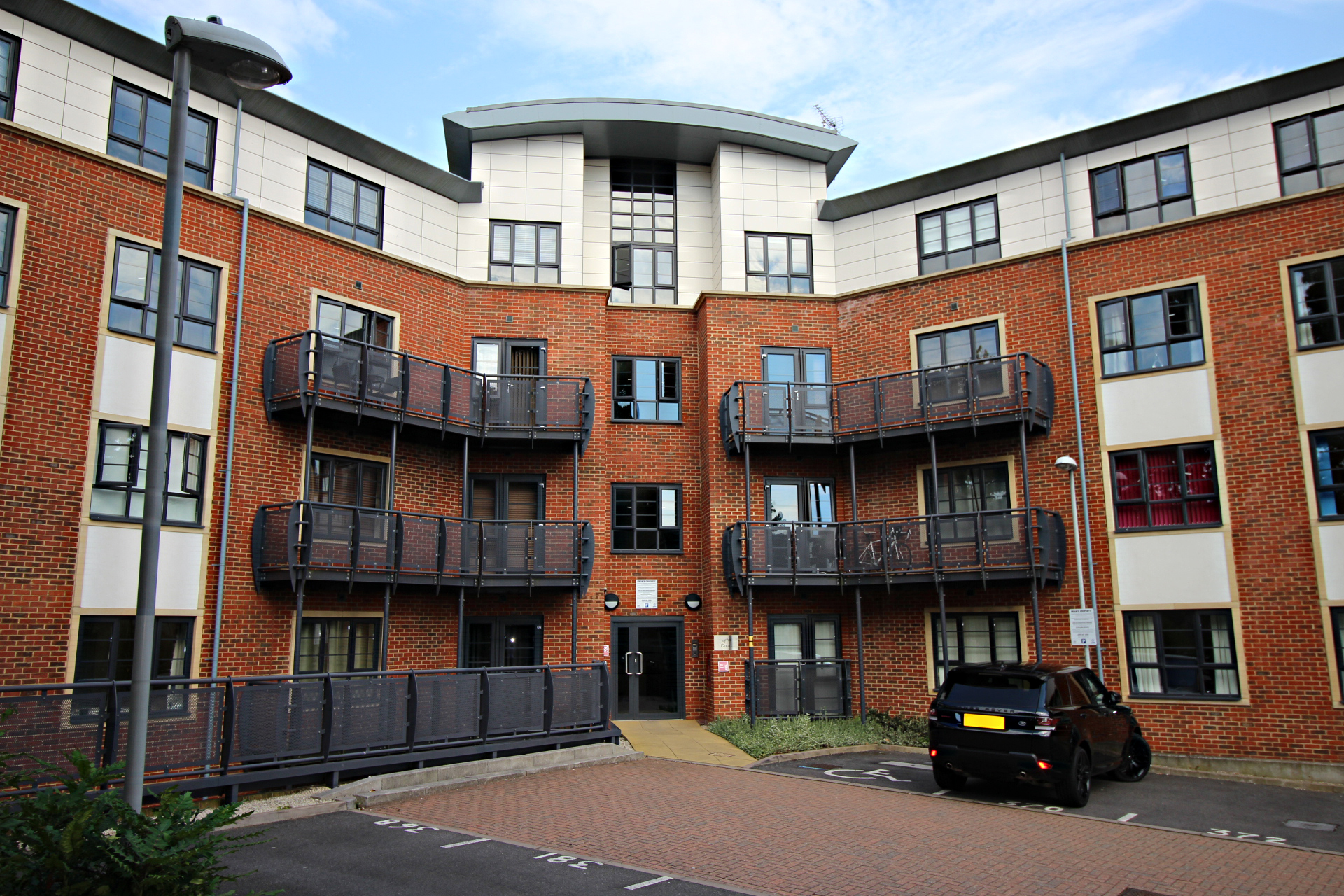 Find Hotels in Farnborough BOOK HERE zebra