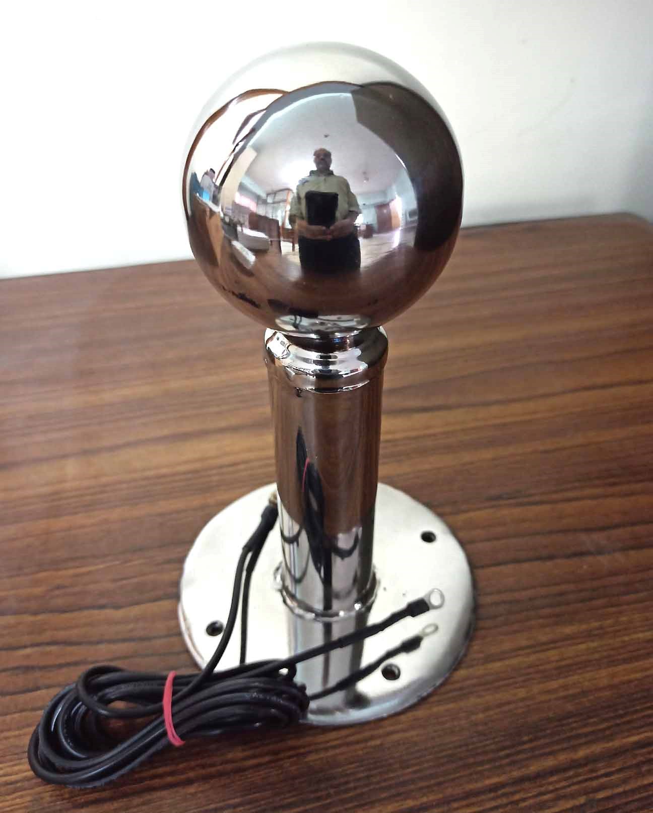 Passive static discharge brushes Zeebeetronics