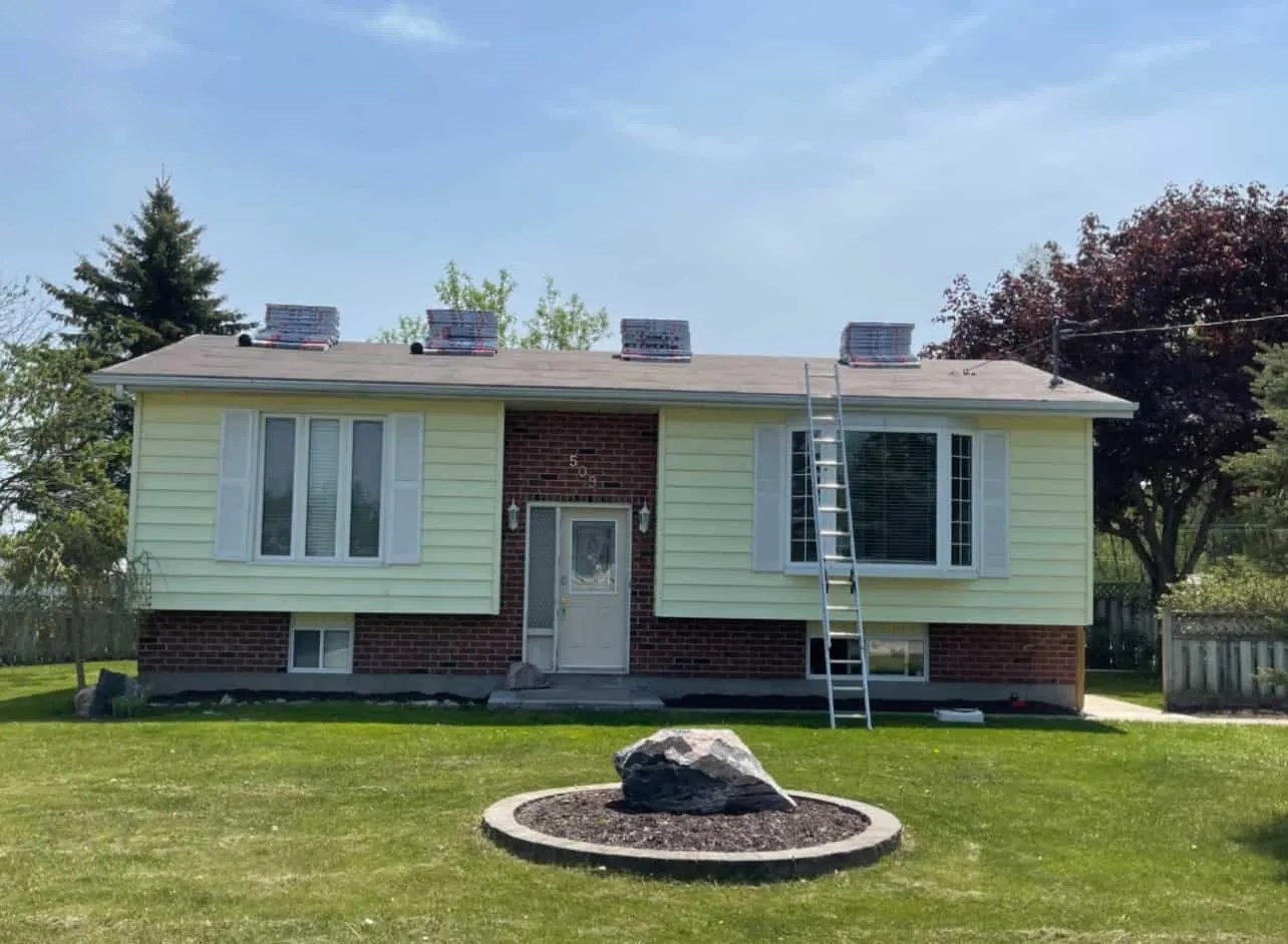 What is the roofing labor cost per square foot in Ontario? Zekes