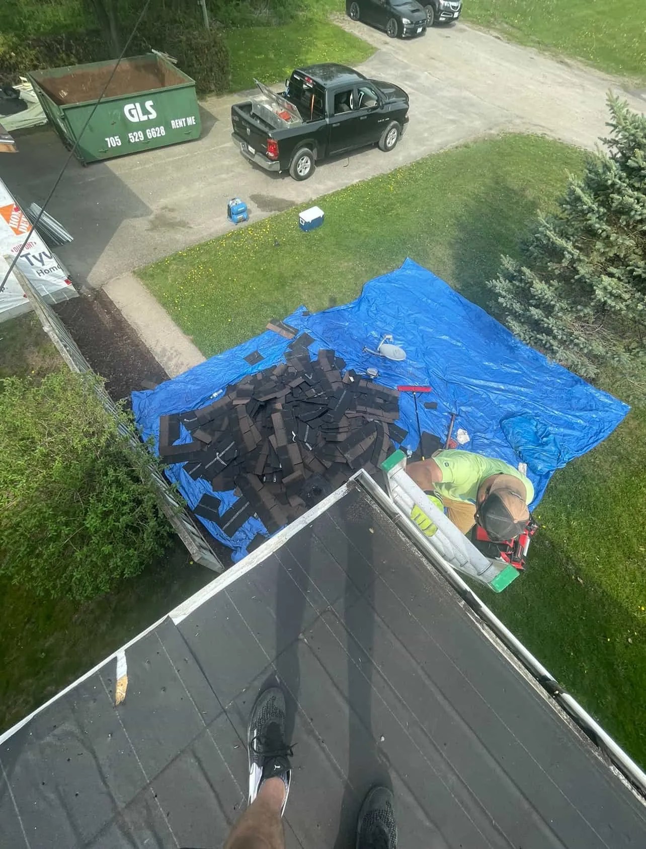 What is the roofing labor cost per square foot in Ontario? Zekes