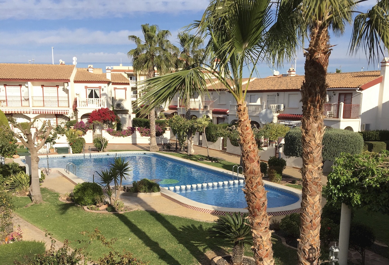 Zenia Golf II Community