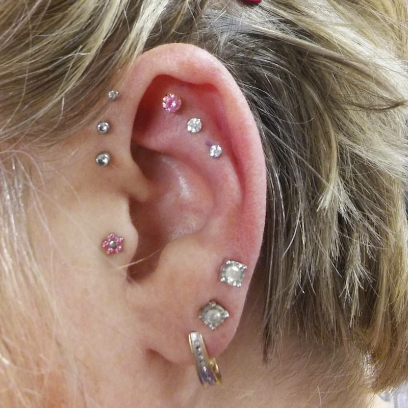 Flat Piercing Alles über den neuen OhrPiercing Trend