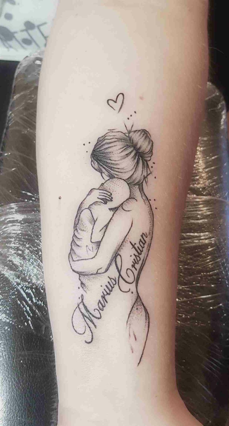 Tattoos für Frauen ab 50 30 inspirierende und tiefsinnige Ideen