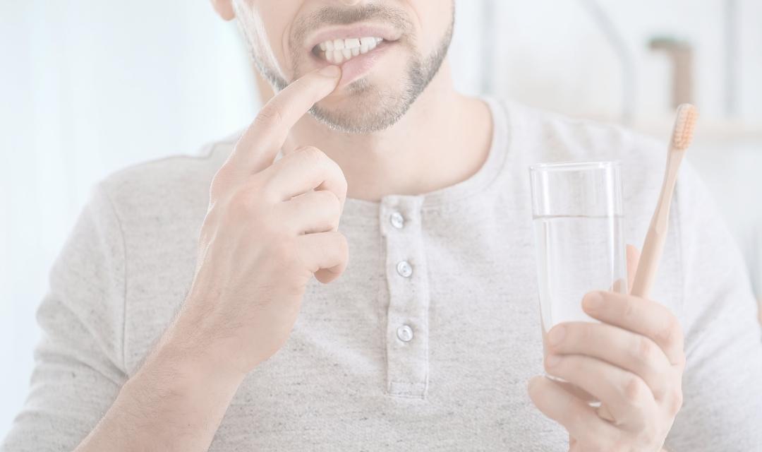 Is it normal for my gums to bleed when I brush my teeth? Zenit Clinic