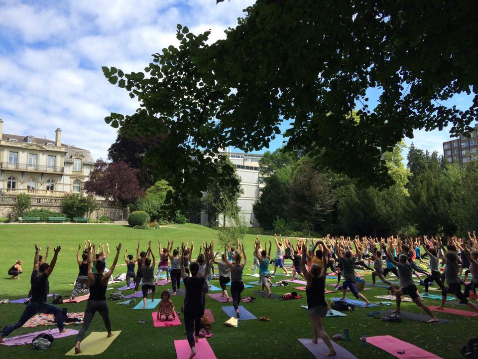 Yoga Mat as Large as the World Swiss Yogis’ Guerrilla Tactics Support