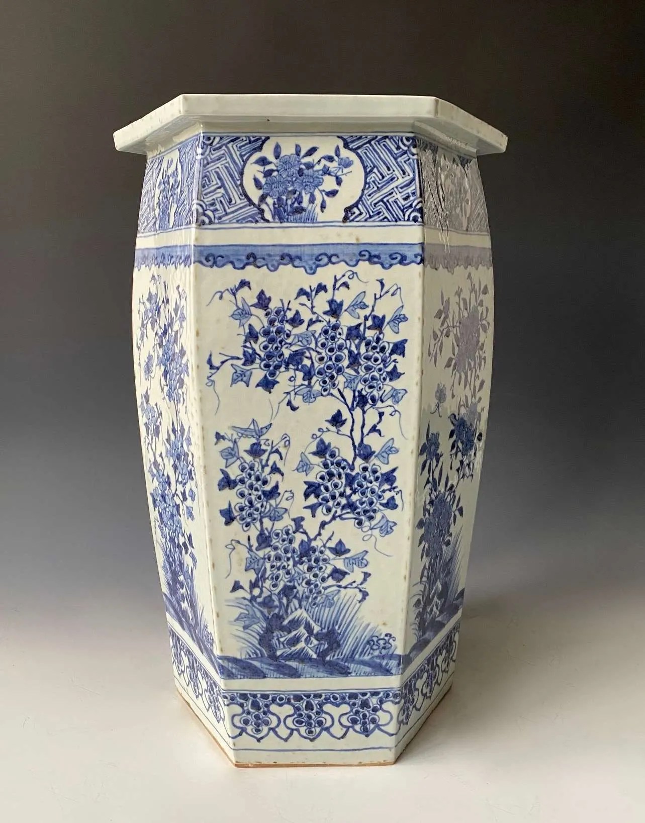 Chinese Antique Blue and White Porcelain Umbrella Stand Zentner