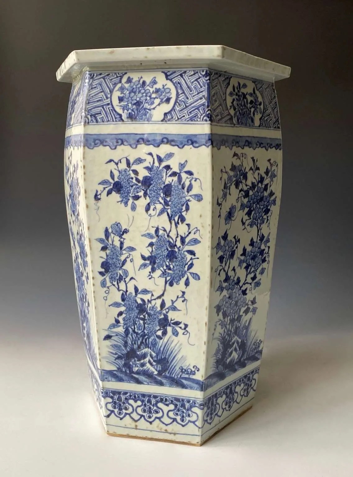Chinese Antique Blue and White Porcelain Umbrella Stand Zentner