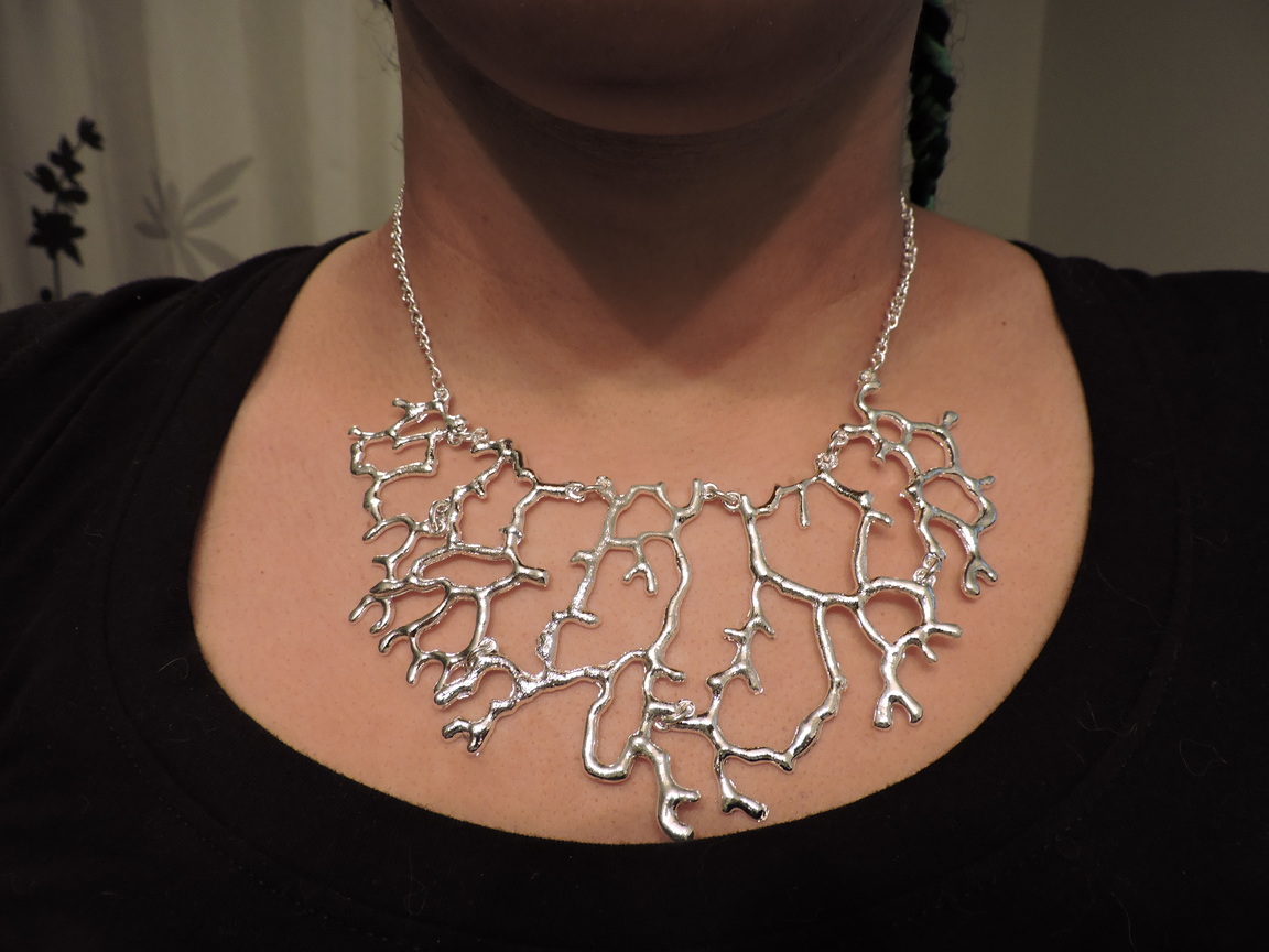 Organic Shapes in Collar Jewelry Zenzele Consignment