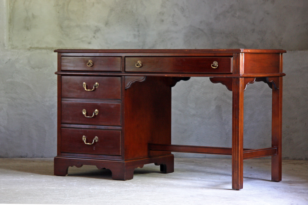 DREXEL HERITAGE DESK US EMBASSY ZEROMILE