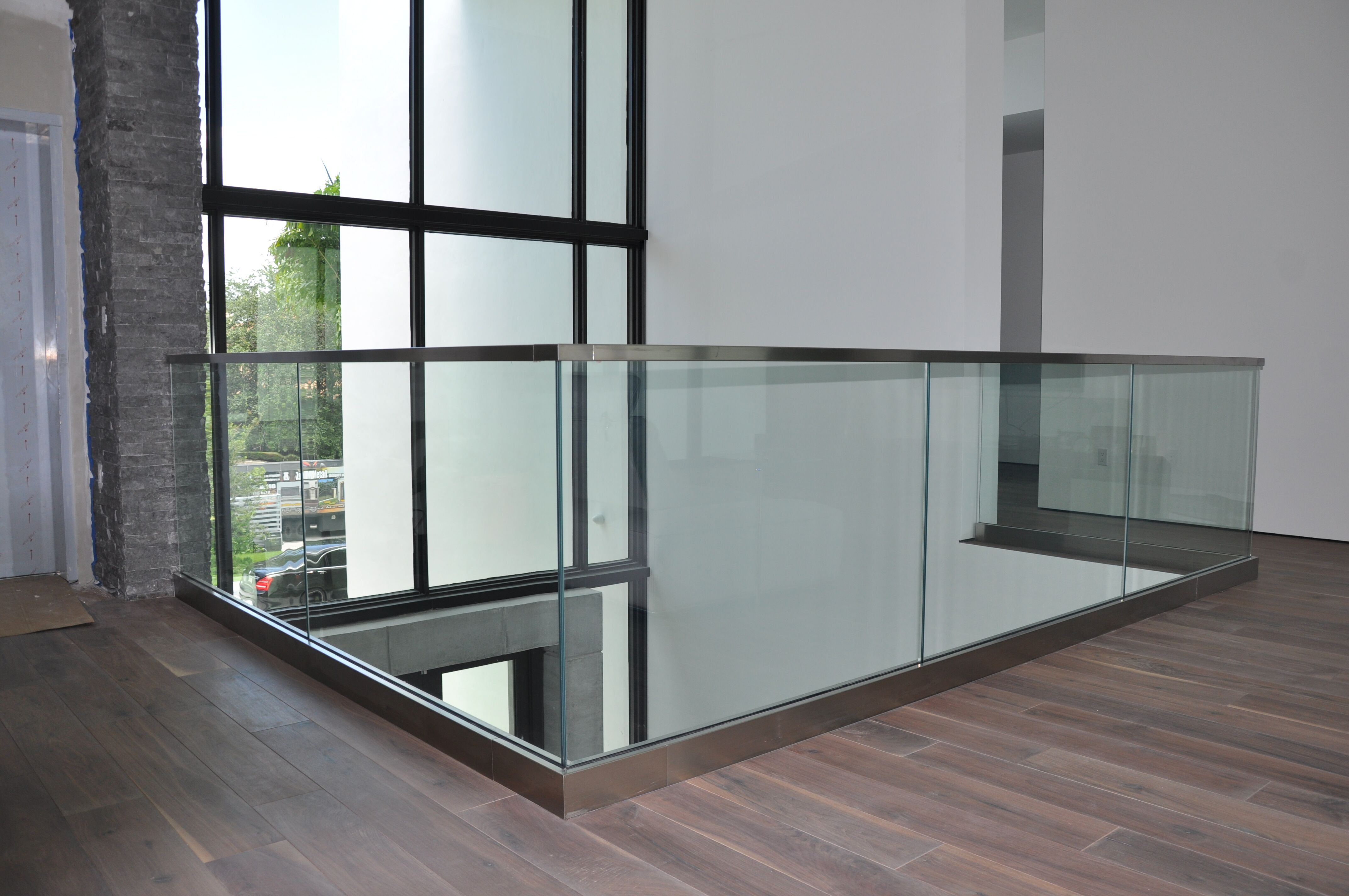 Stainless Steel & Glass 003 ZERON'S METAL DESIGNERS, INC.