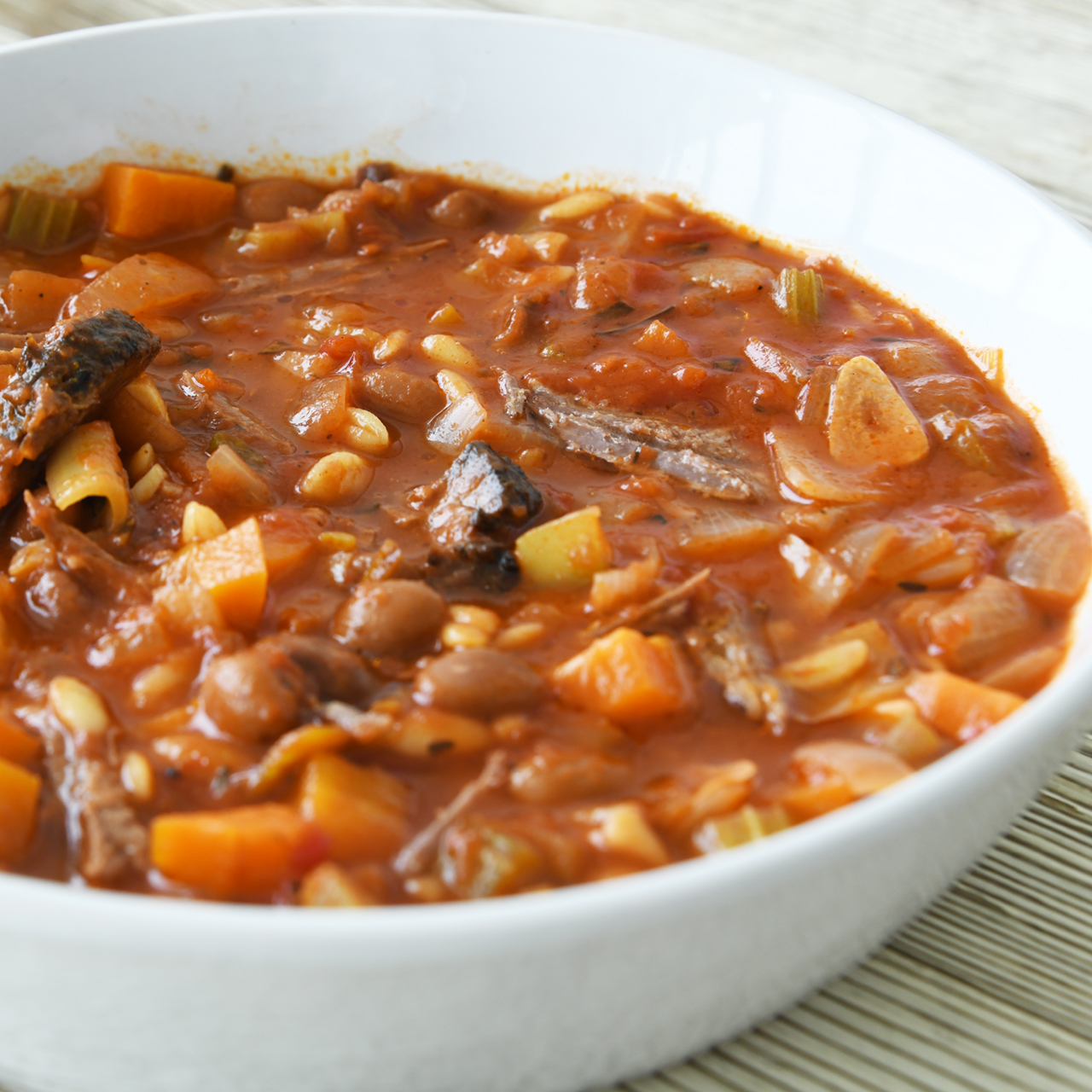 Smoked beef minestrone soup, autumn vegetables (2 Serves) Zest