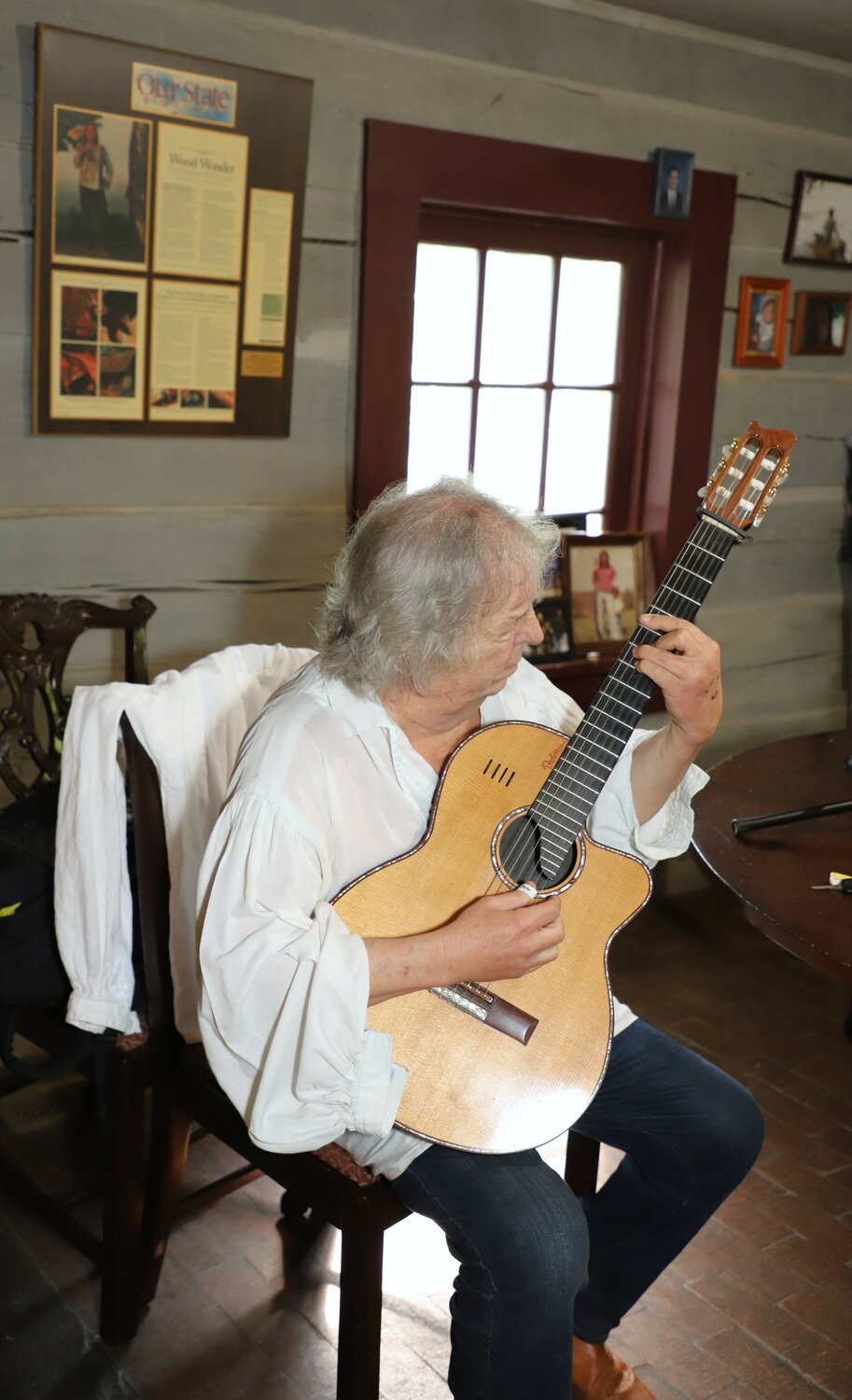 Music Man & Craftsman The many talents of Bobby Denton The Paper