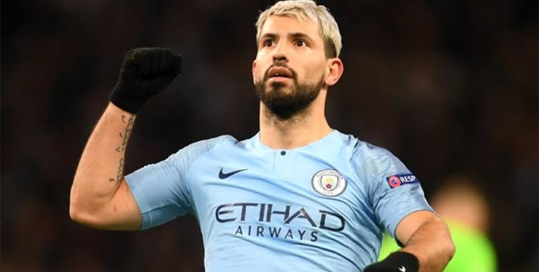 You don't grab someone by the neck. El "Kun" Agüero da positivo a COVID-19 - ZETA