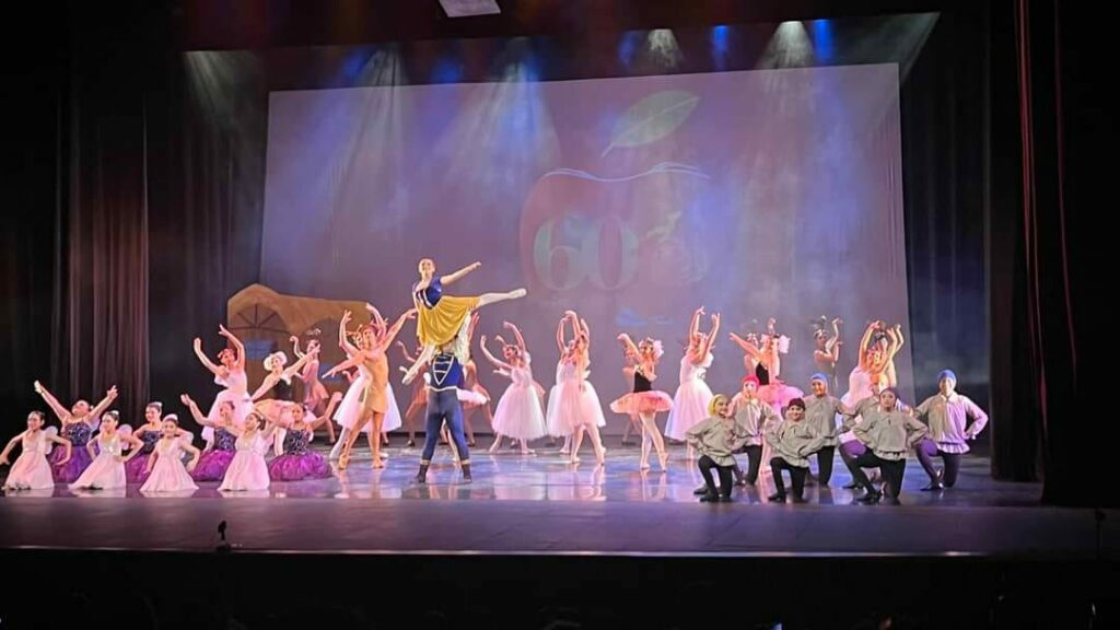 Con función de gala, Escuela Campobello celebra 60 años ininterrumpidos