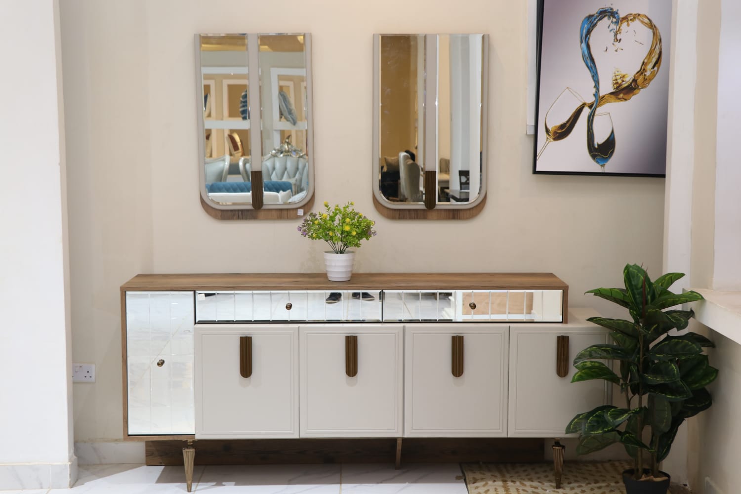 Pella Console Zetu Furniture