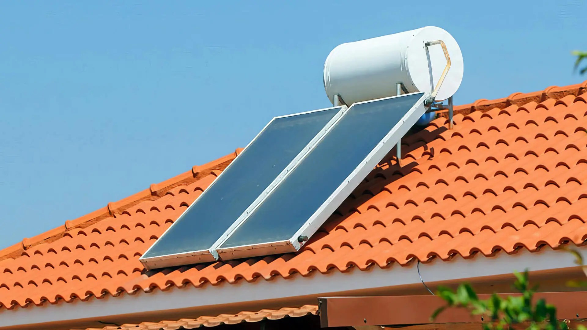 Can I Add A Solar Water Heater To An Existing System? ‐ Big Blue Plumbing