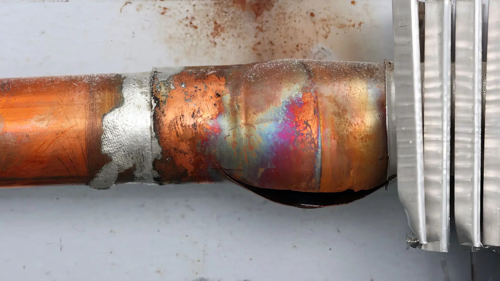 How To Detect A Burst Pipe Like A Professional ‐ Big Blue Plumbing