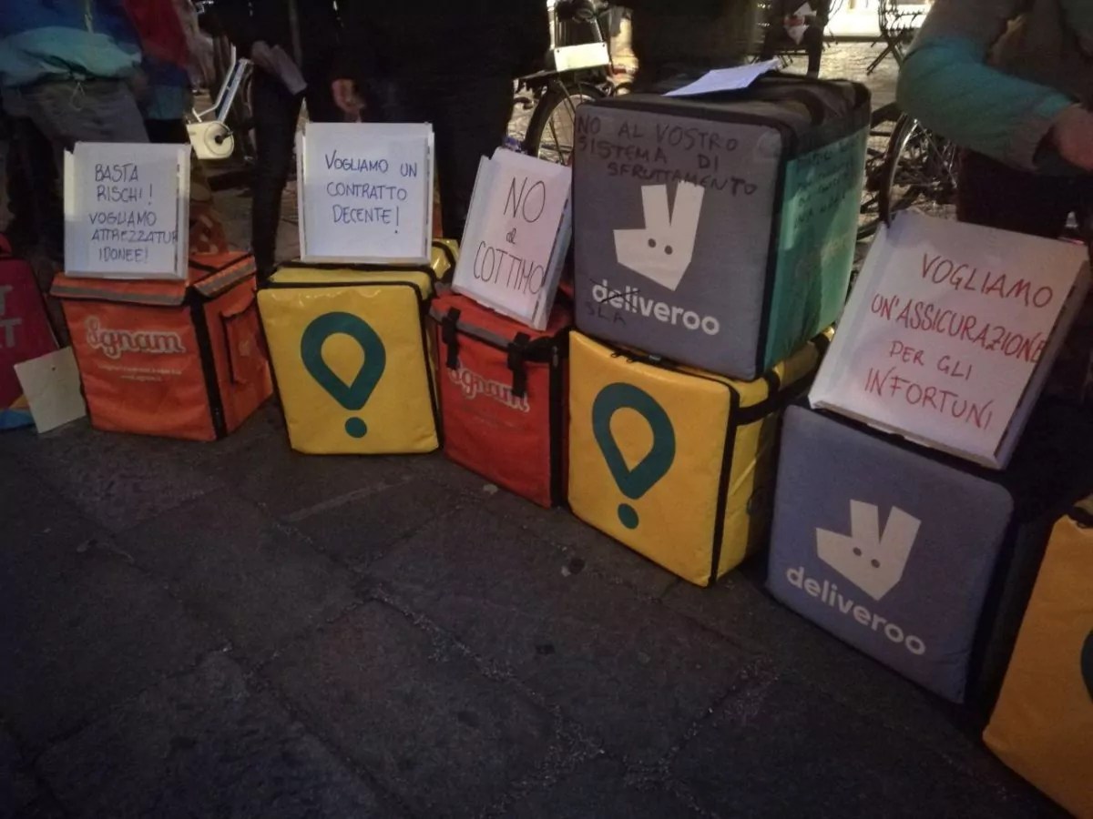 Fattorino Rapinato, Riders: “In Giro Con Fondo Cassa Ma Senza Tutele” – Zic.it | Zeroincondott☆ 900_x_1200_jpg