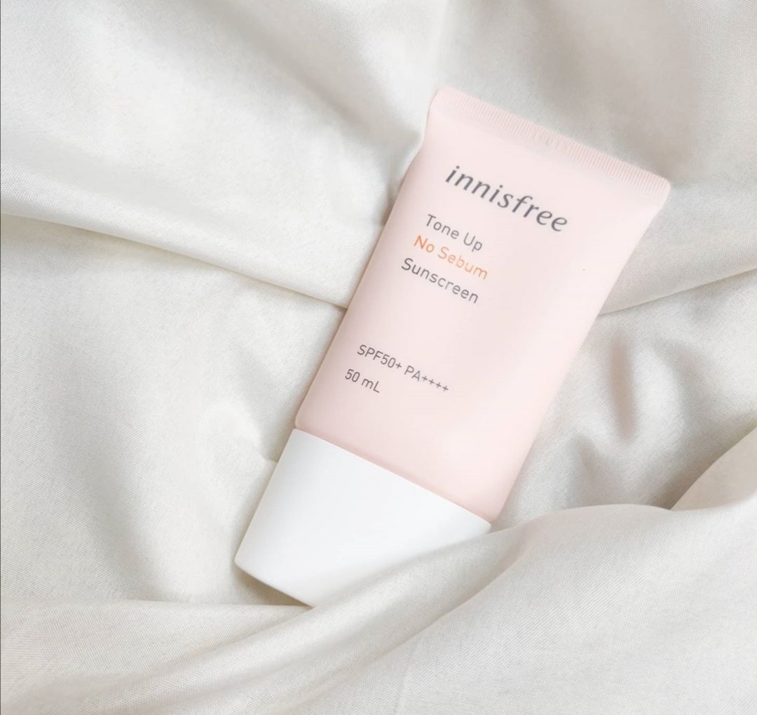 Innisfree Tone Up No Sebum Sunscreen (SPF 50) Review Zig Zac Mania