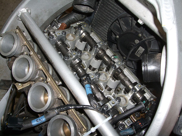 Triumph TT600 Service