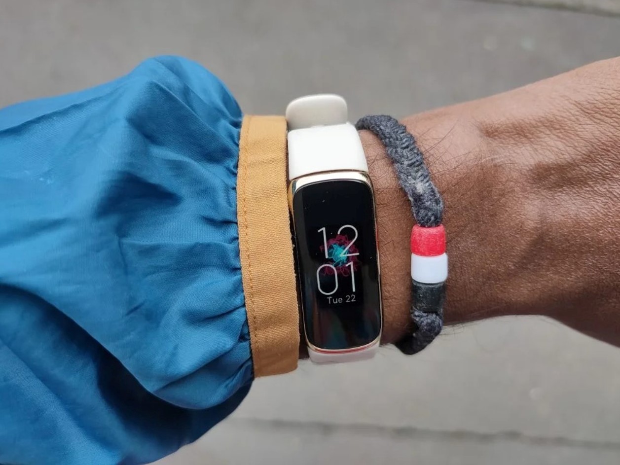 Fitbit Luxe Clock Error 4 Easy Solutions