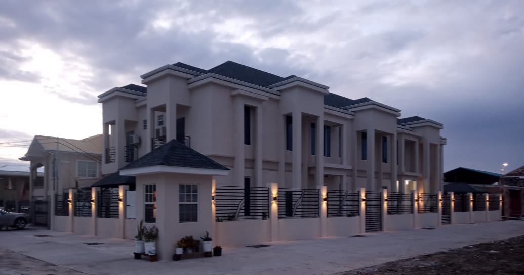 2 BEDROOM HAPPY ACRES Zinctop Realty