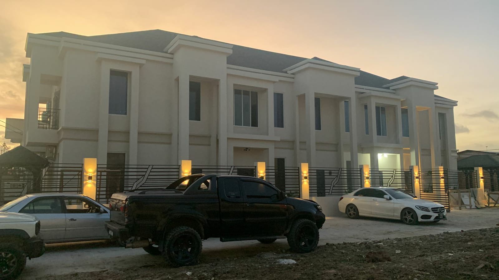 2 BEDROOM HAPPY ACRES Zinctop Realty