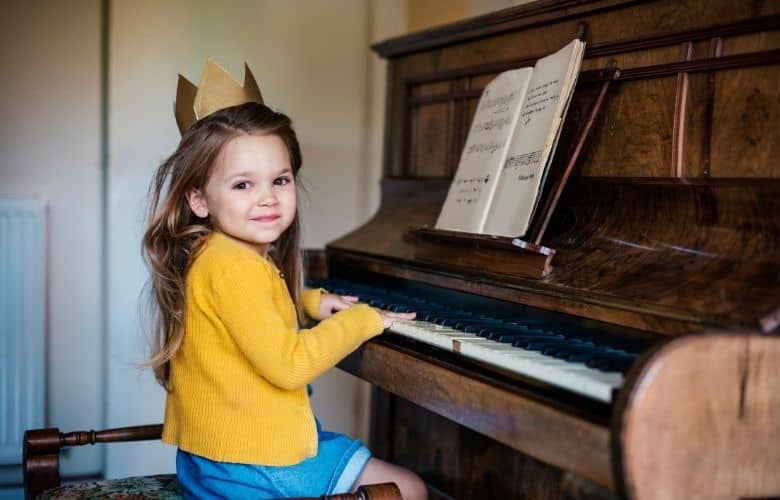 The 4 Main Types of Upright Pianos (Including Dimensions)