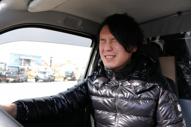 事故の前に車を運転怖いドライバー - 運転するのストックフォトや画像を多数ご用意 - Istock 運転が怖い人必見！口コミから見えてくる4つの対処法！