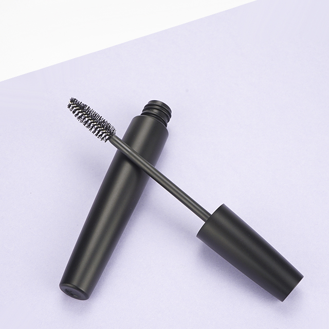 Matte black mascara tubes Zmic