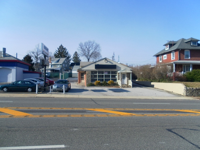 1,300 SF Retail/Office space in Norwood (RECENTLY RENOVATED) Zommick