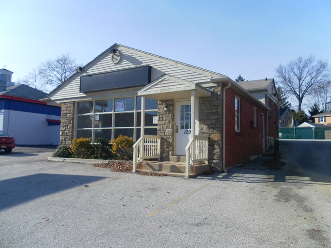 1,300 SF Retail/Office space in Norwood (RECENTLY RENOVATED) Zommick