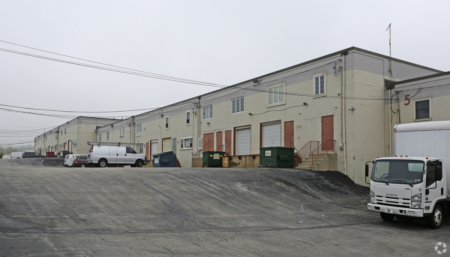 SALE/LEASE +/ 4,000 sf of Flex space in Broomall Zommick McMahon Commercial Real Estate, Inc.