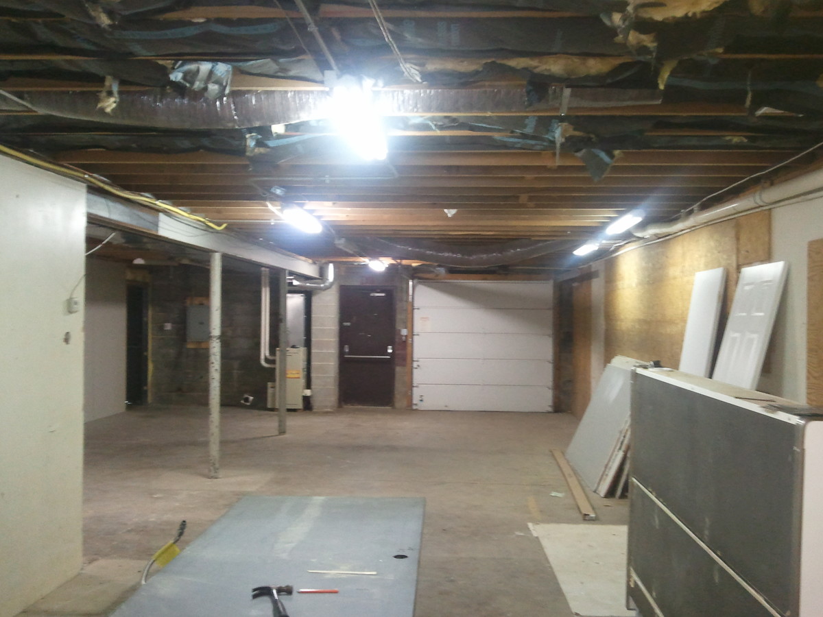 SALE/LEASE +/ 4,000 sf of Flex space in Broomall Zommick McMahon Commercial Real Estate, Inc.