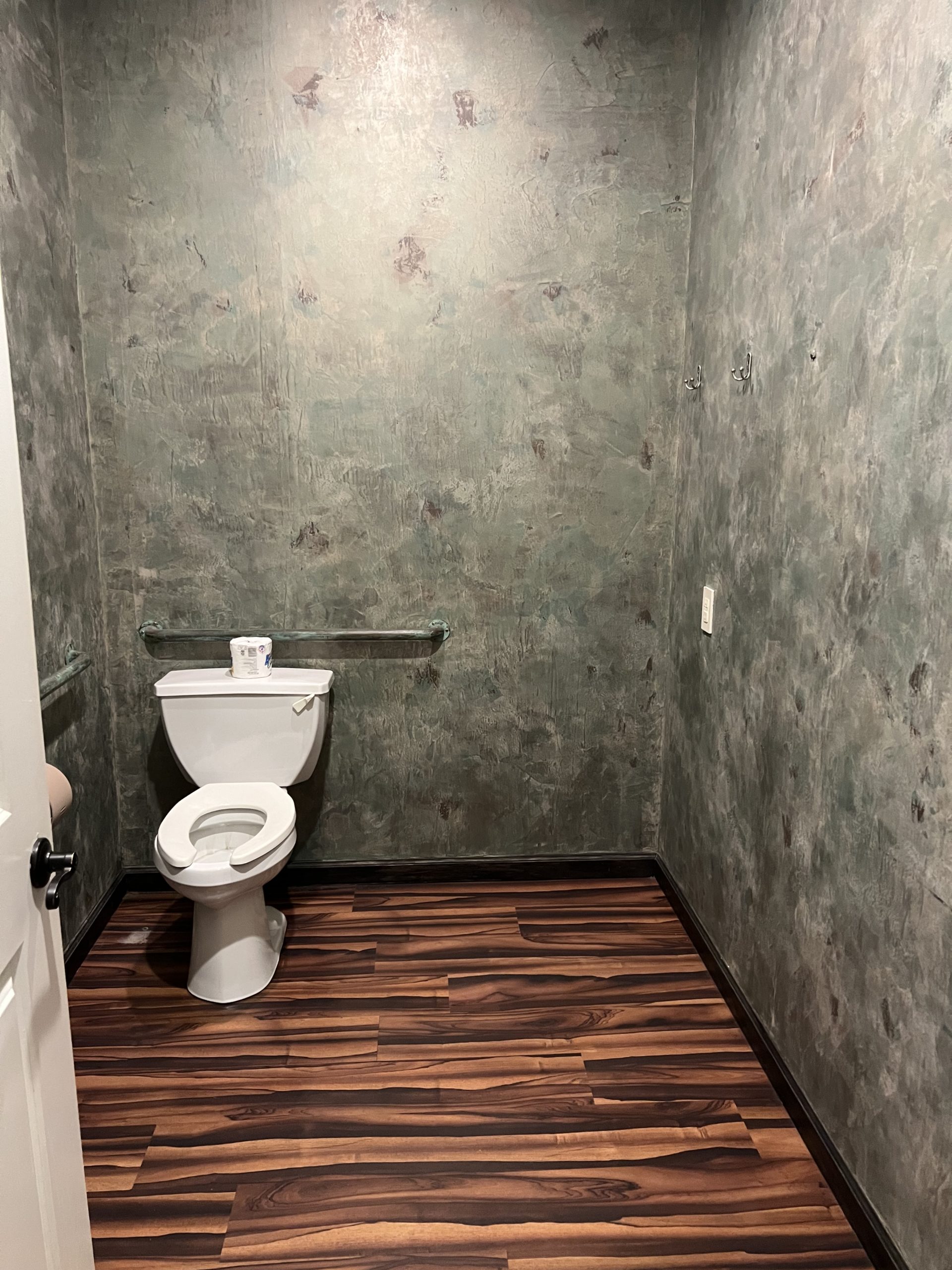 390 Vineyard Way, West Grove, PA 19390 Zommick McMahon Commercial