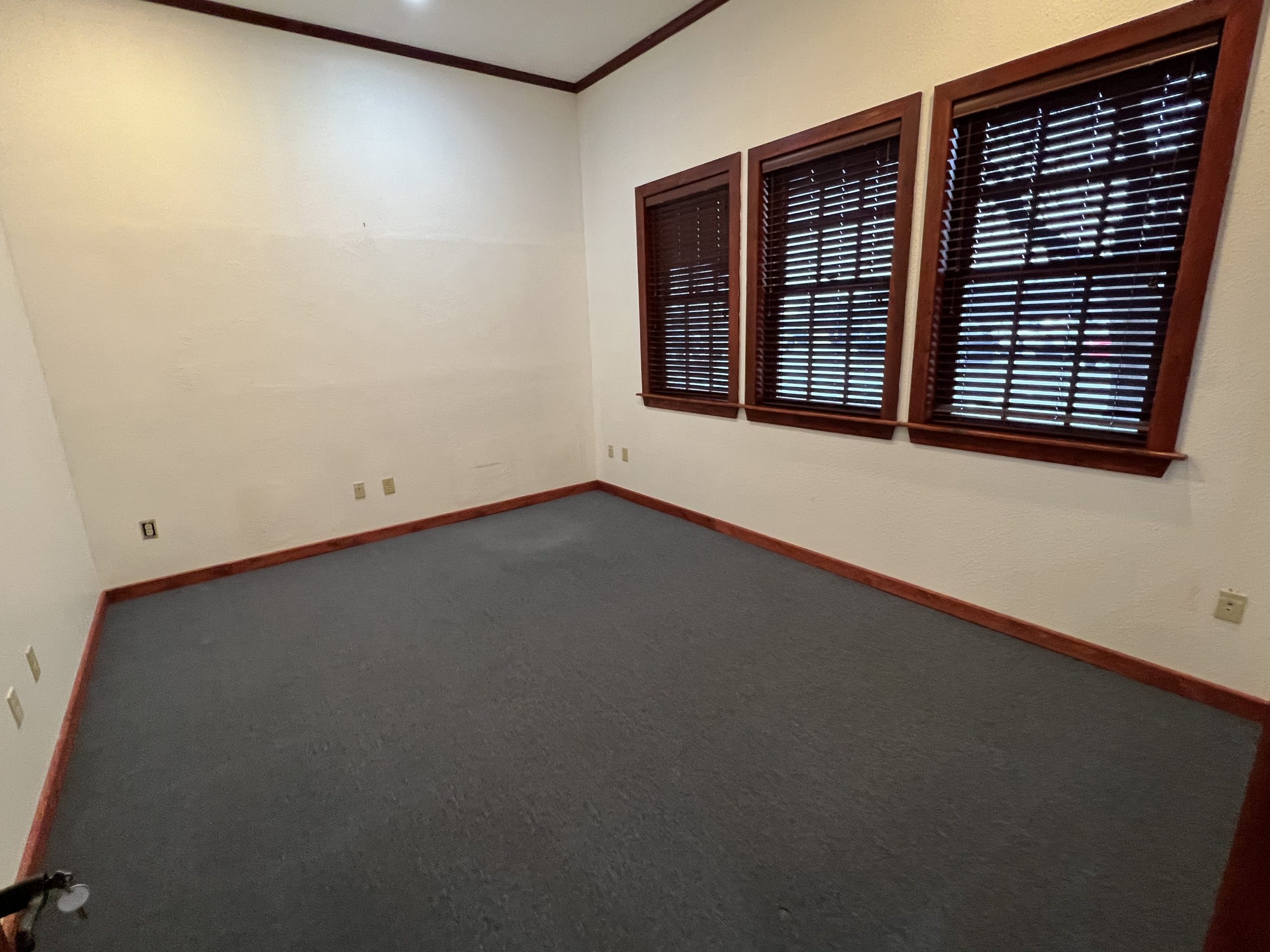 390 Vineyard Way, West Grove, PA 19390 Zommick McMahon Commercial