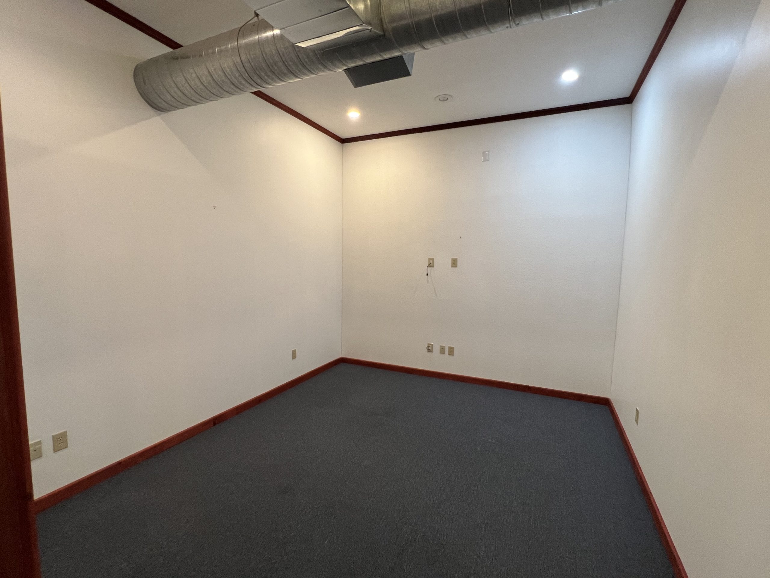 390 Vineyard Way, West Grove, PA 19390 Zommick McMahon Commercial