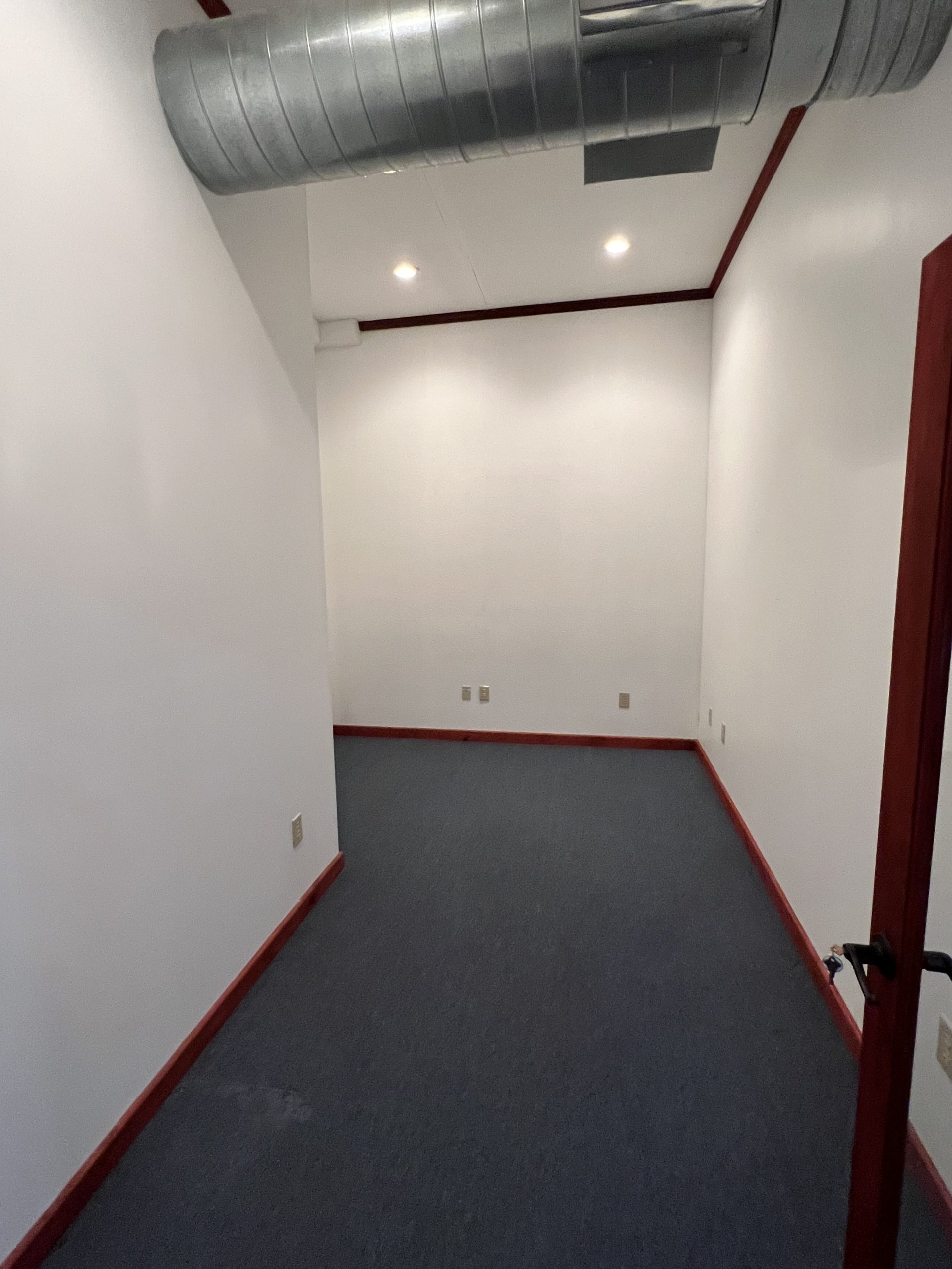 390 Vineyard Way, West Grove, PA 19390 Zommick McMahon Commercial