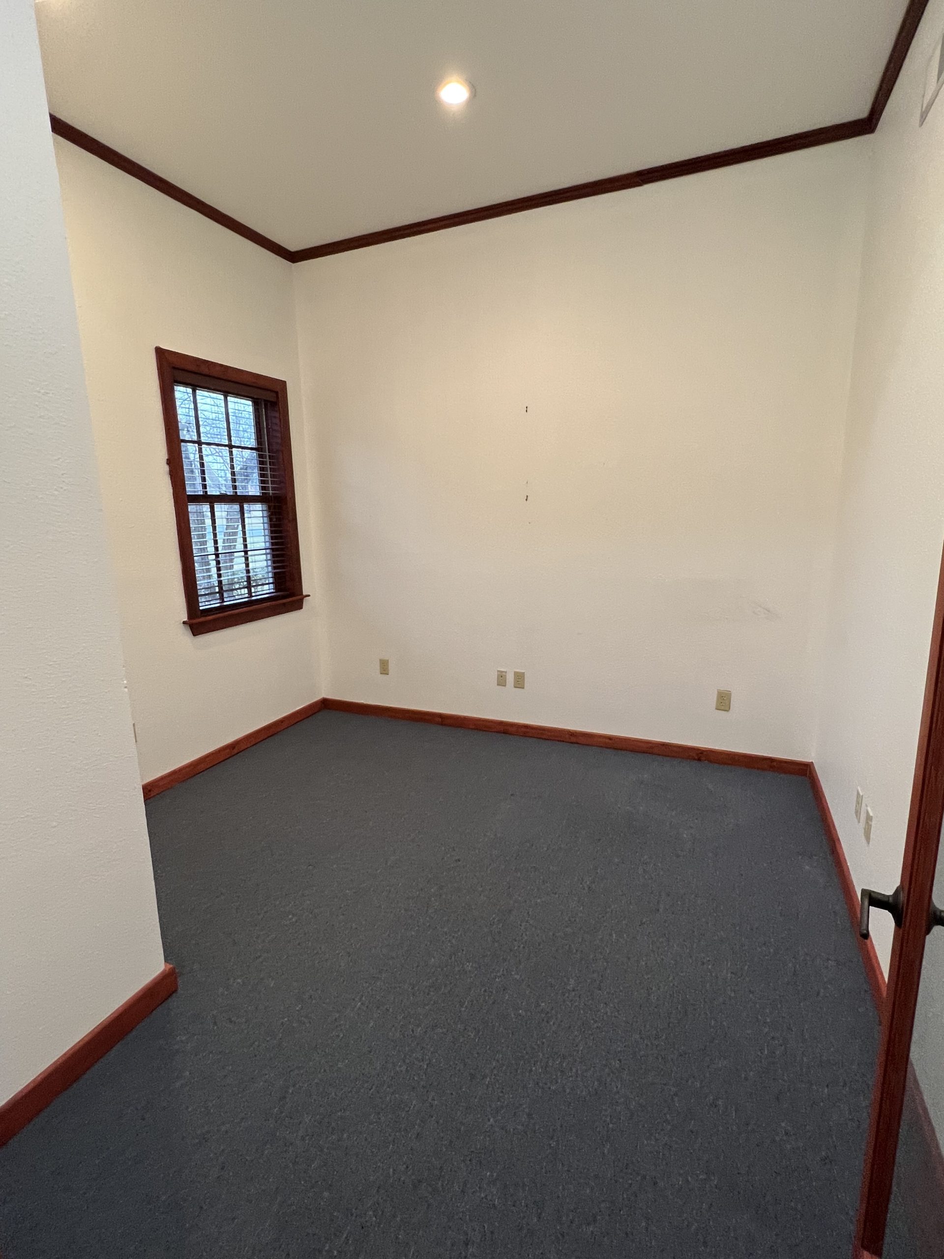 390 Vineyard Way, West Grove, PA 19390 Zommick McMahon Commercial