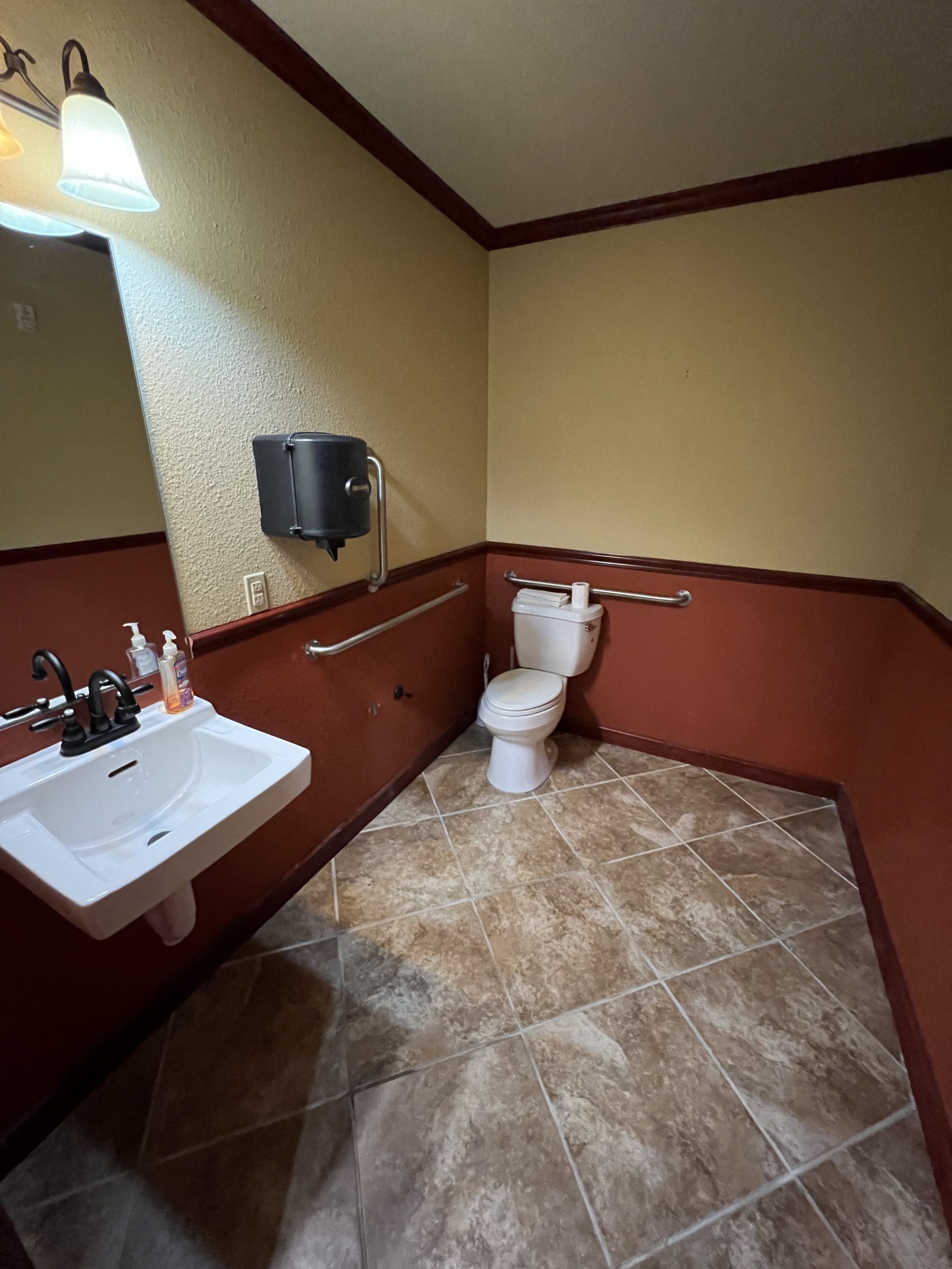 390 Vineyard Way, West Grove, PA 19390 Zommick McMahon Commercial