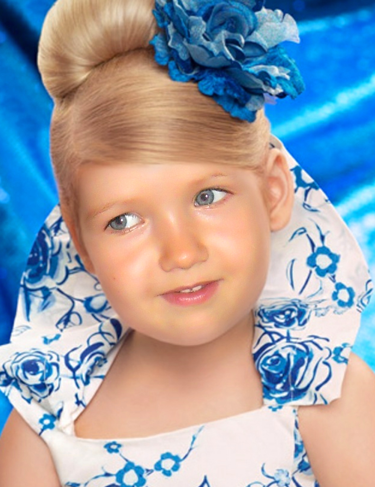 evgenia1982's Face CutOut Frames 2011 October little girl