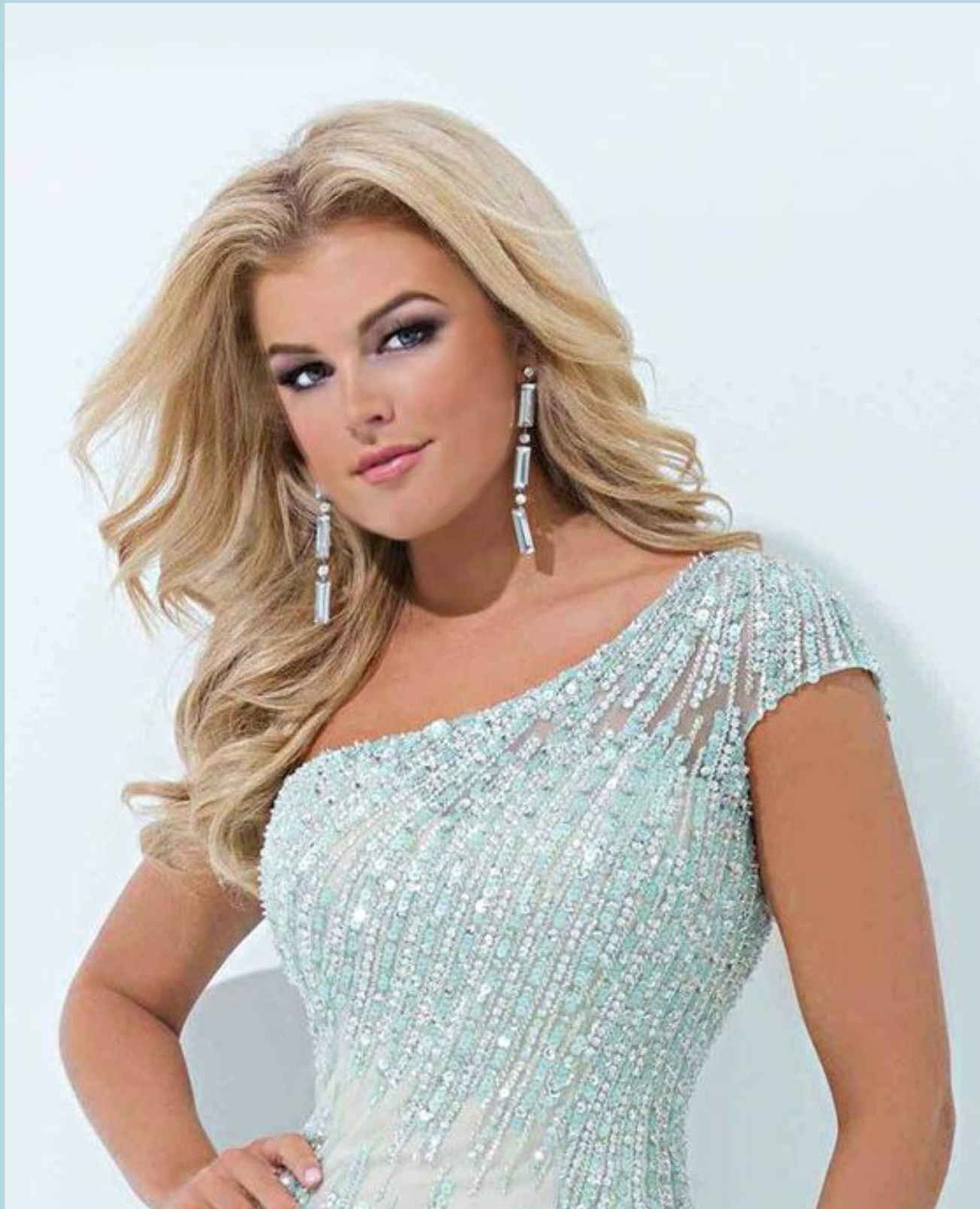 MIRONNA's Face CutOut Frames Blonde Mironna face Cut Outs Blonde