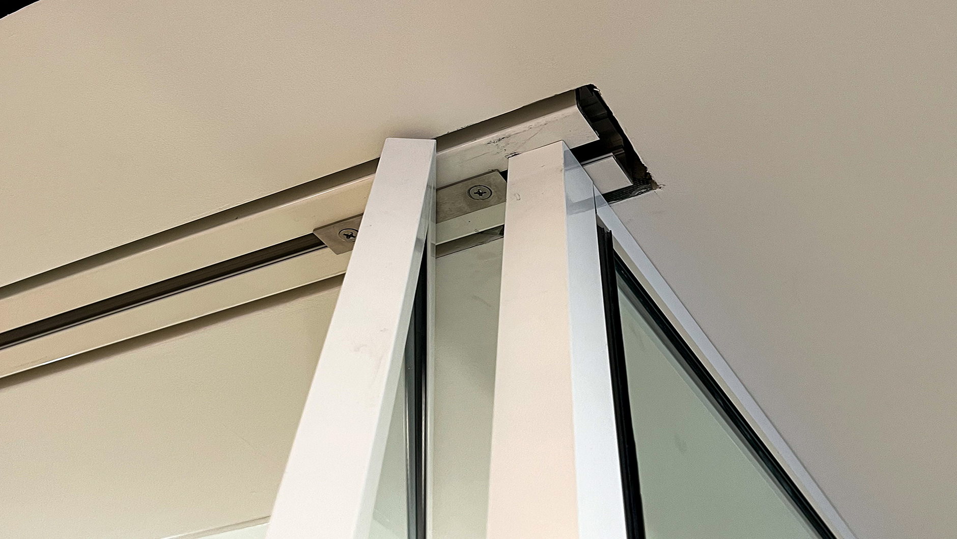 ZONA 1 Zona® Glass Wall Systems