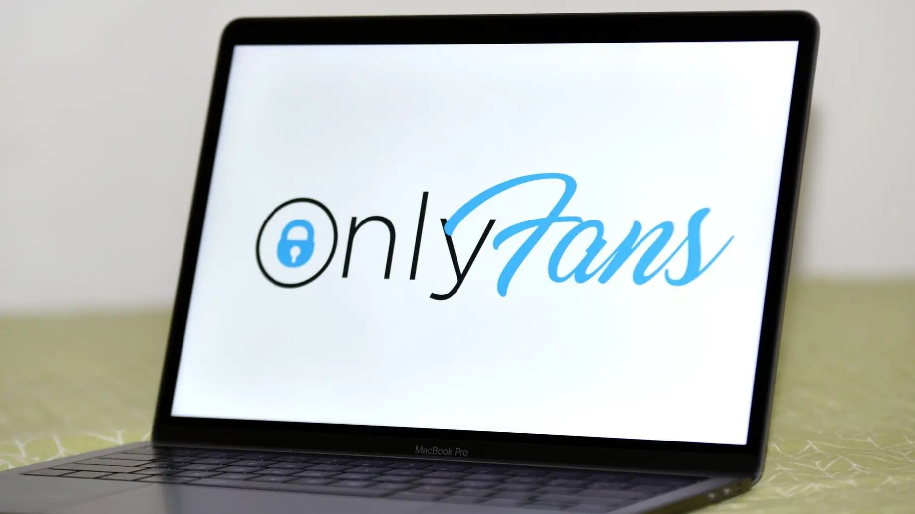 Éditorial OnlyFans, un réel avancement pour les causes féministes(08)
