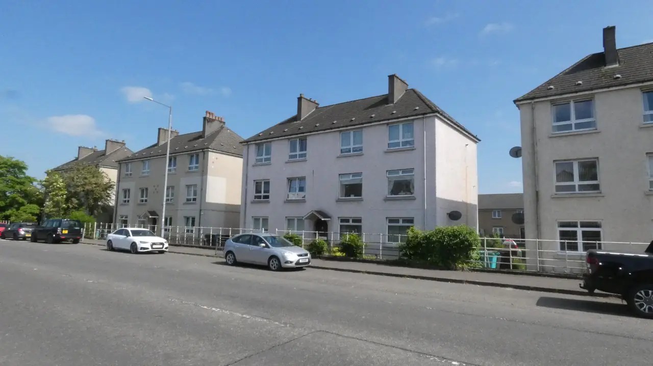 Cumbernauld Road, Glasgow, G33 6EL