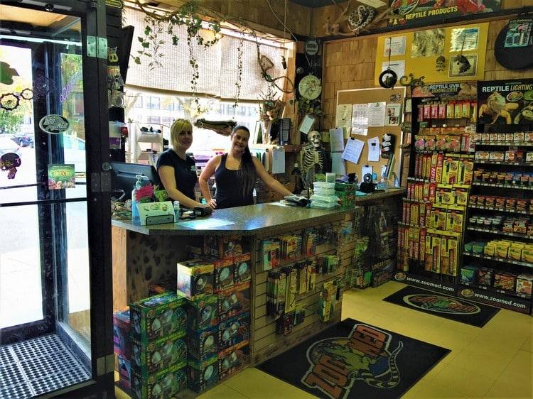 Store of the Month November 2017 Zoo Med Laboratories