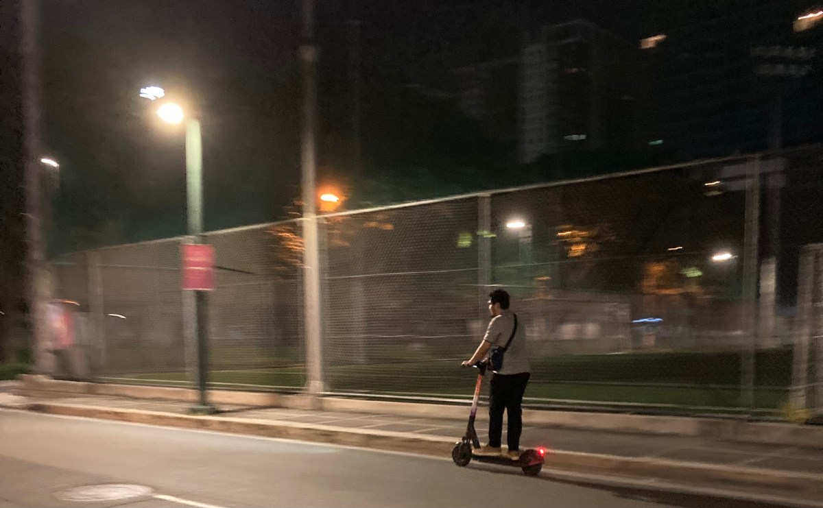 Review Trying Moovr PH, the escooter and bike sharing app in BGC and