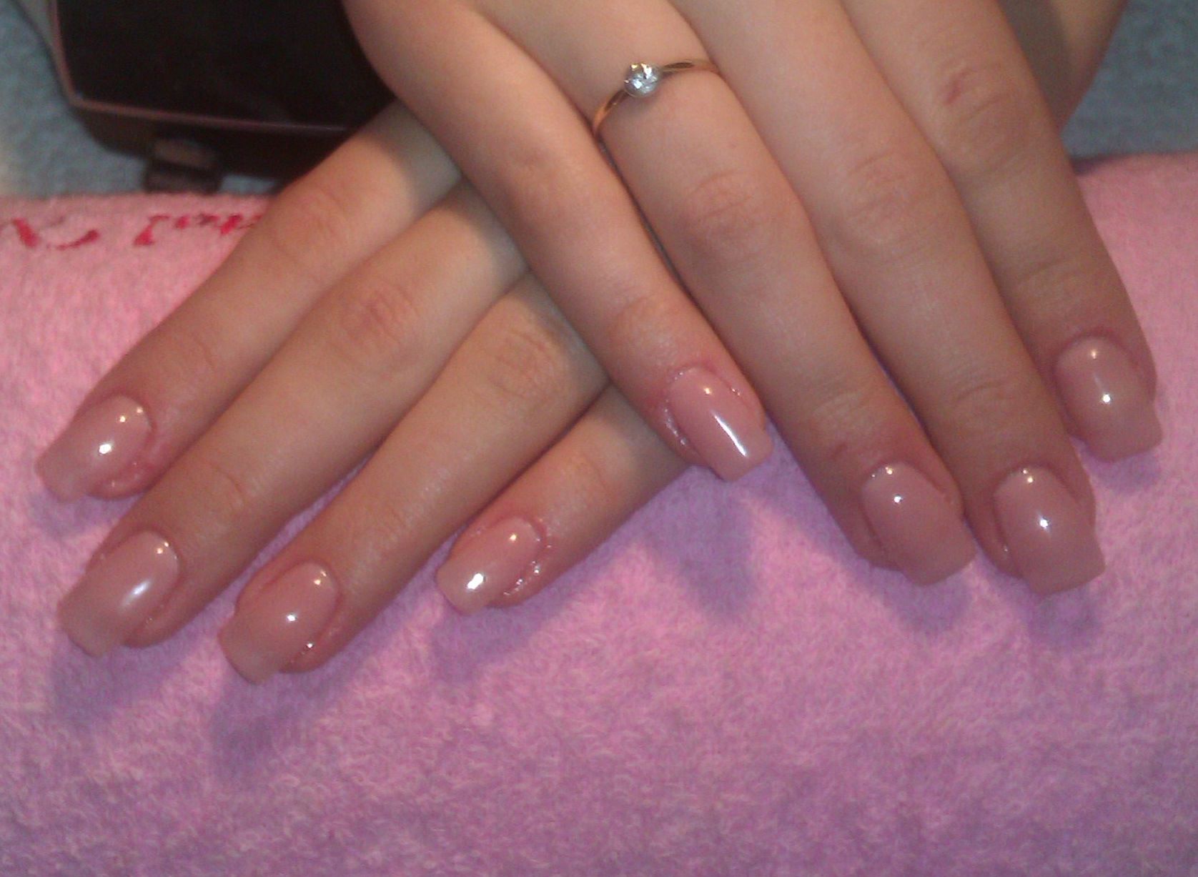 Nails salon Zürich . Műkörmös Üllő Tel.06/20/9841950