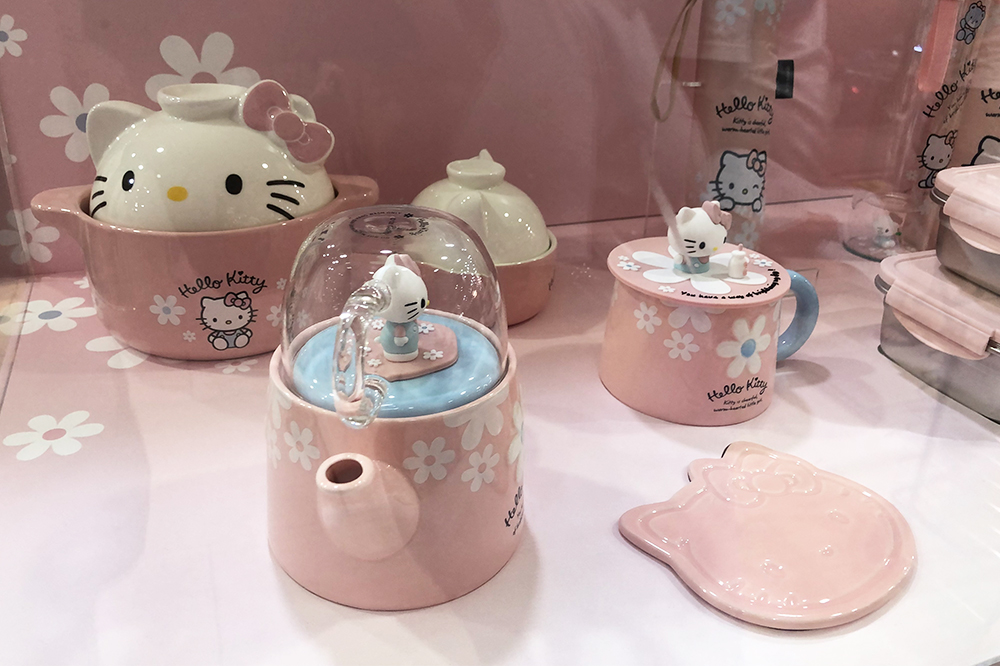 You Can Now Redeem Hello Kitty Kitchenware At FairPrice